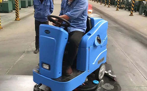 工業(yè)車間洗地機(jī)席卷而來(lái)  盡在優(yōu)尼斯