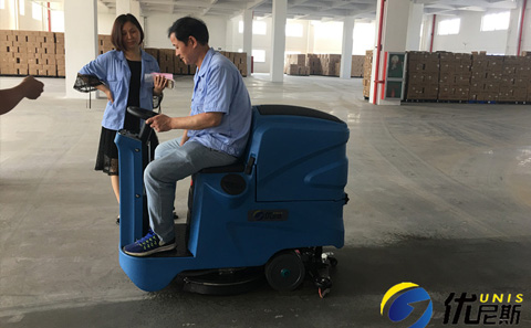 優(yōu)尼斯洗地機廠家解析洗地機質(zhì)量