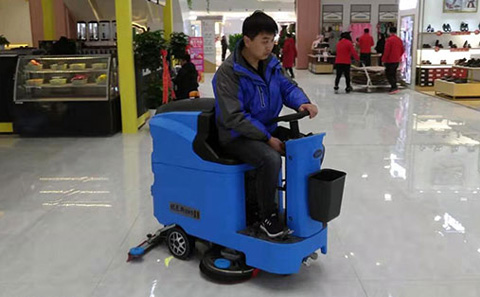 泰州靖江物業(yè)用駕駛式洗地機節(jié)省保潔成本