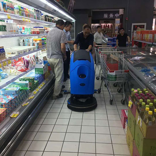 全自動(dòng)洗地機(jī)能為企業(yè)解決問題，益處多多