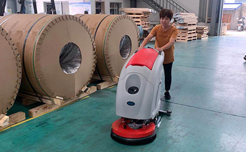 優(yōu)尼斯洗地機廠家告知您：電瓶式洗地機的好處，不妨了解一下