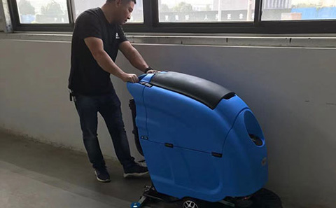 徐州洗地機(jī)電瓶充電器損壞的原因有哪些？