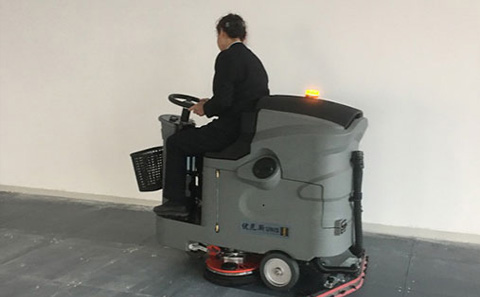 怎么解決洗地機電瓶使用時間短的問題