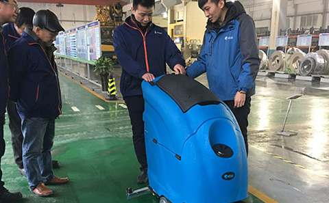 怎樣選擇工廠用洗地機與掃地機，功能區(qū)別是什么？
