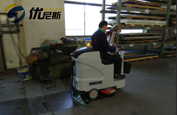 工業(yè)洗地機(jī)價格