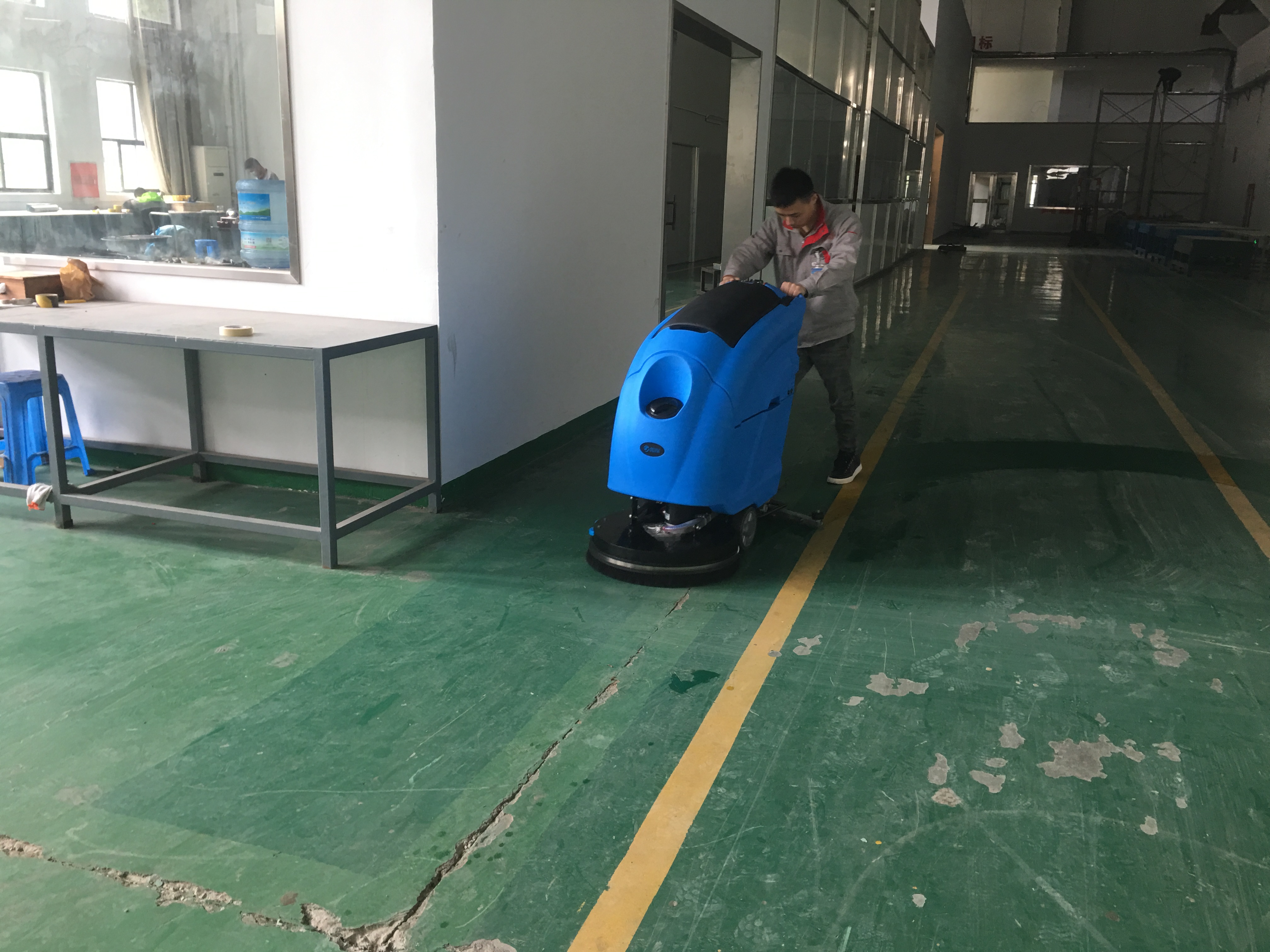 優(yōu)尼斯手推式洗地機
