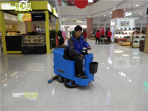優(yōu)尼斯洗地機(jī)使用方法