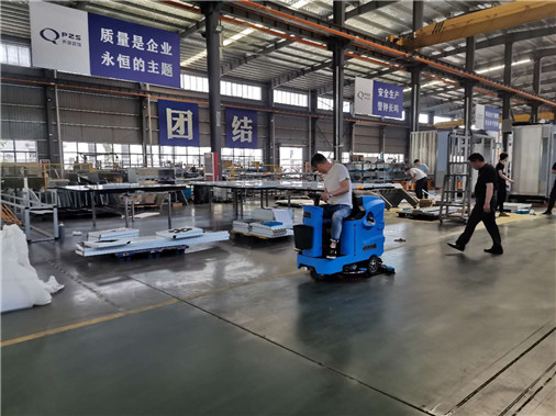 工廠駕駛式洗地機