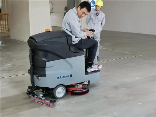 煙廠用駕駛式洗地機(jī)