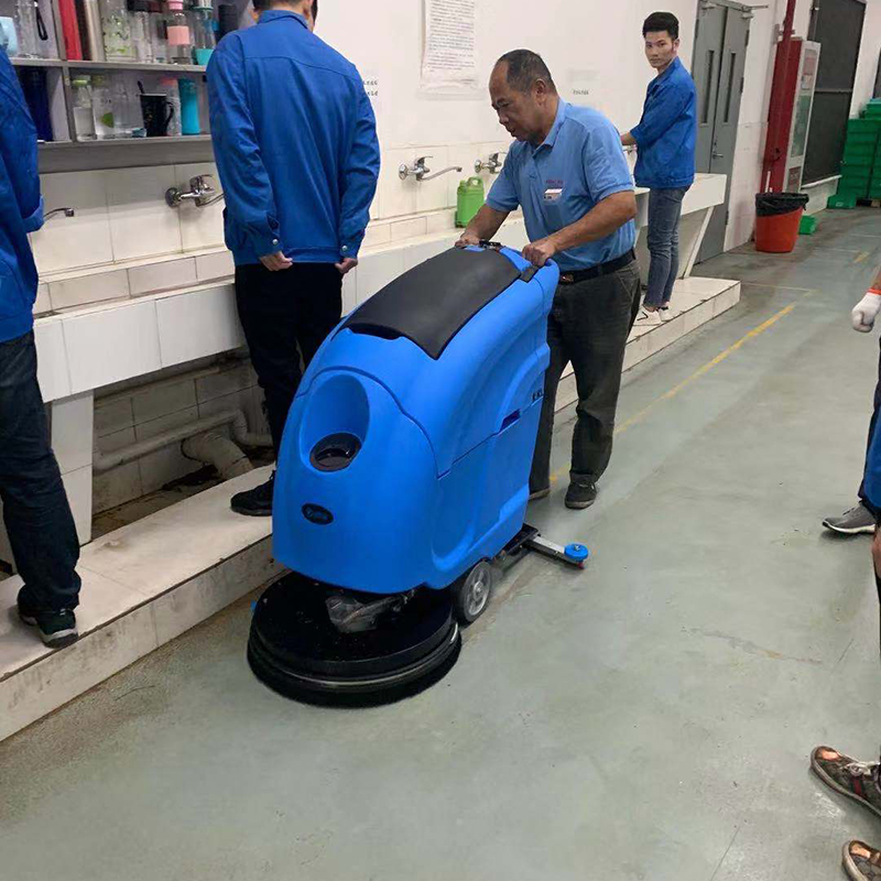 優(yōu)尼斯手推式洗地機(jī)