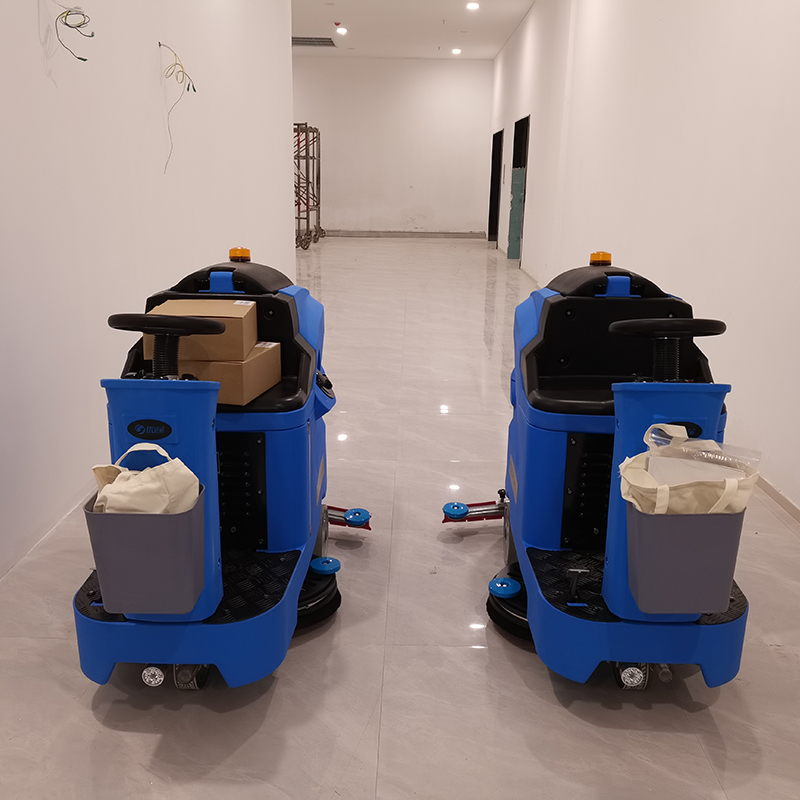 優(yōu)尼斯駕駛式洗地機