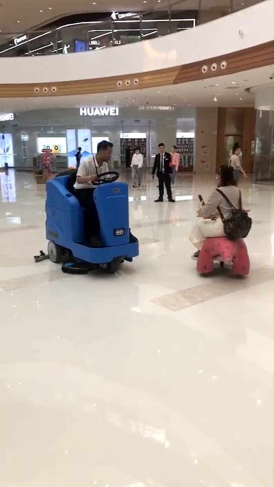 南通商場用駕駛式洗地機