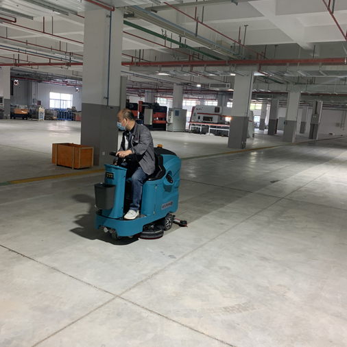 張家港工業(yè)工廠駕駛式洗地機(jī)